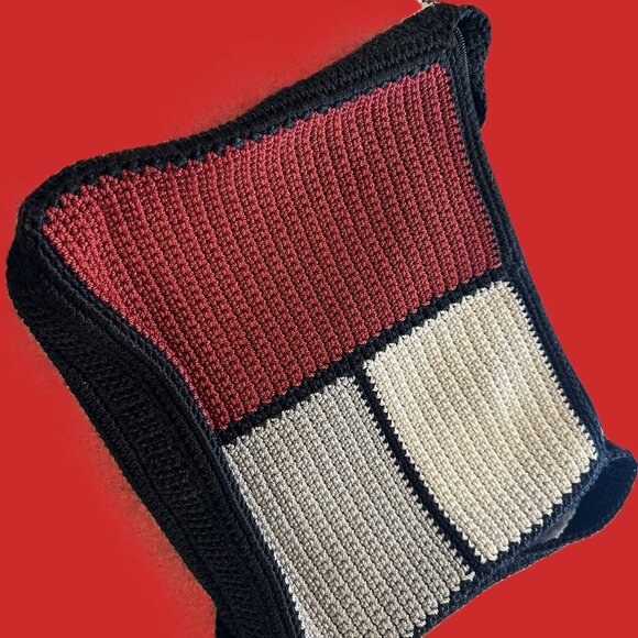 The Sak Purse with Shoulder Strap - Picture 2 of 6